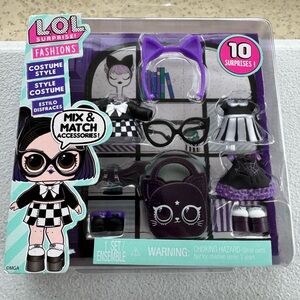 L.O.L. Surprise! Fashion Set with Purple and Black Accessories